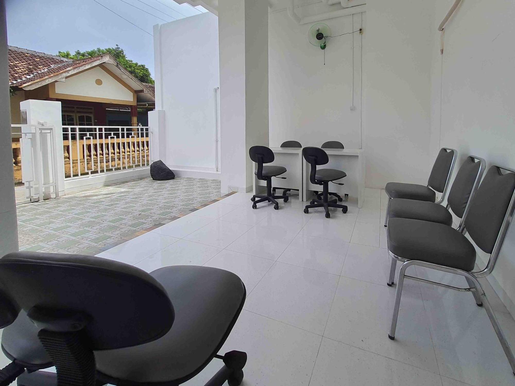 Hotel Reddoorz Syariah At Jalan Godean Ngabean Zewnętrze zdjęcie