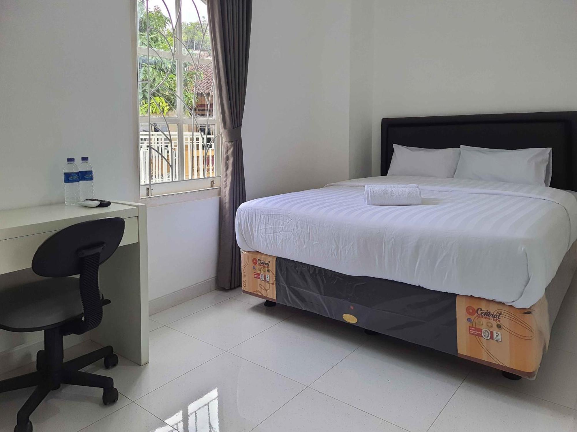 Hotel Reddoorz Syariah At Jalan Godean Ngabean Zewnętrze zdjęcie