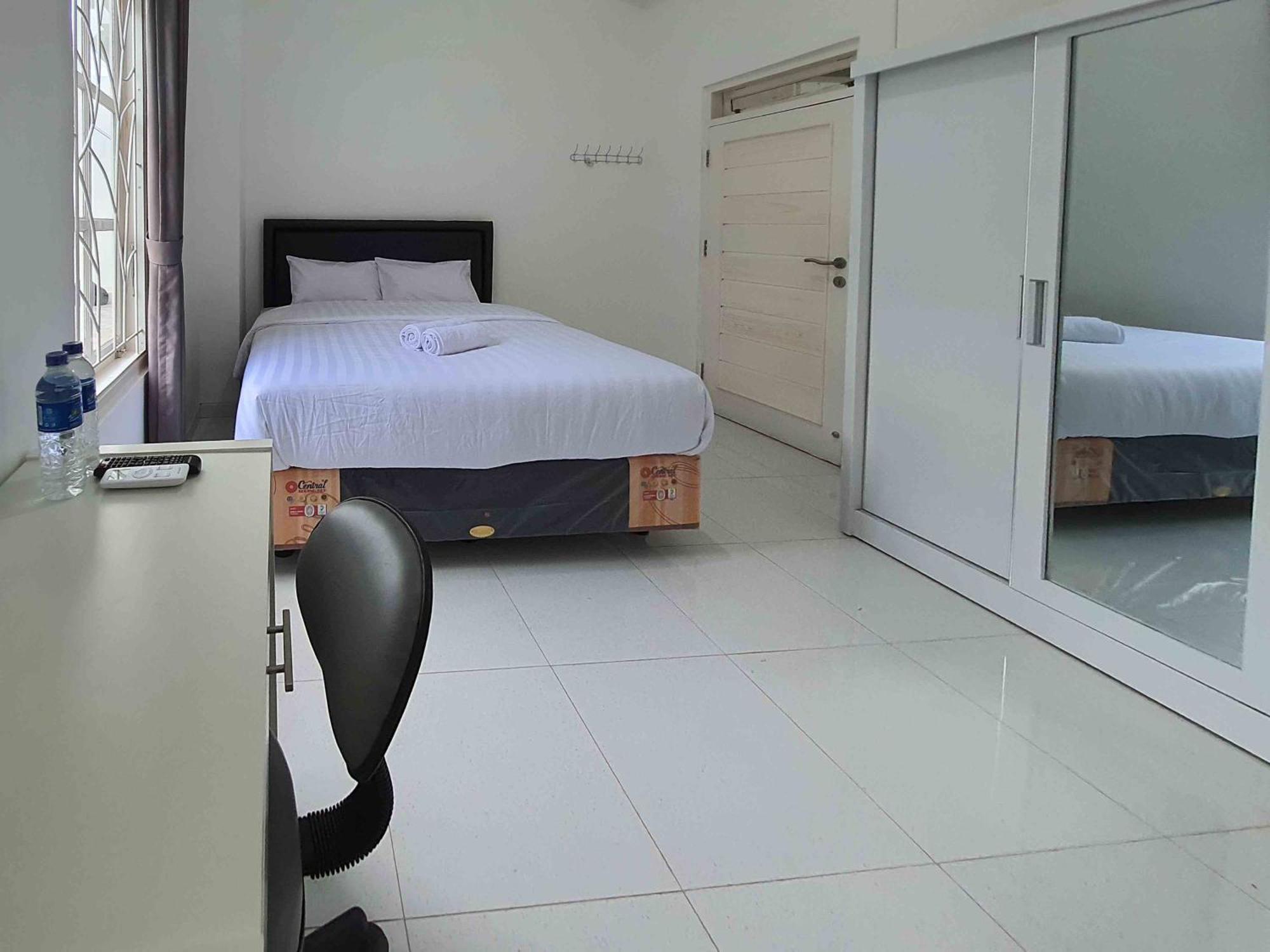 Hotel Reddoorz Syariah At Jalan Godean Ngabean Zewnętrze zdjęcie