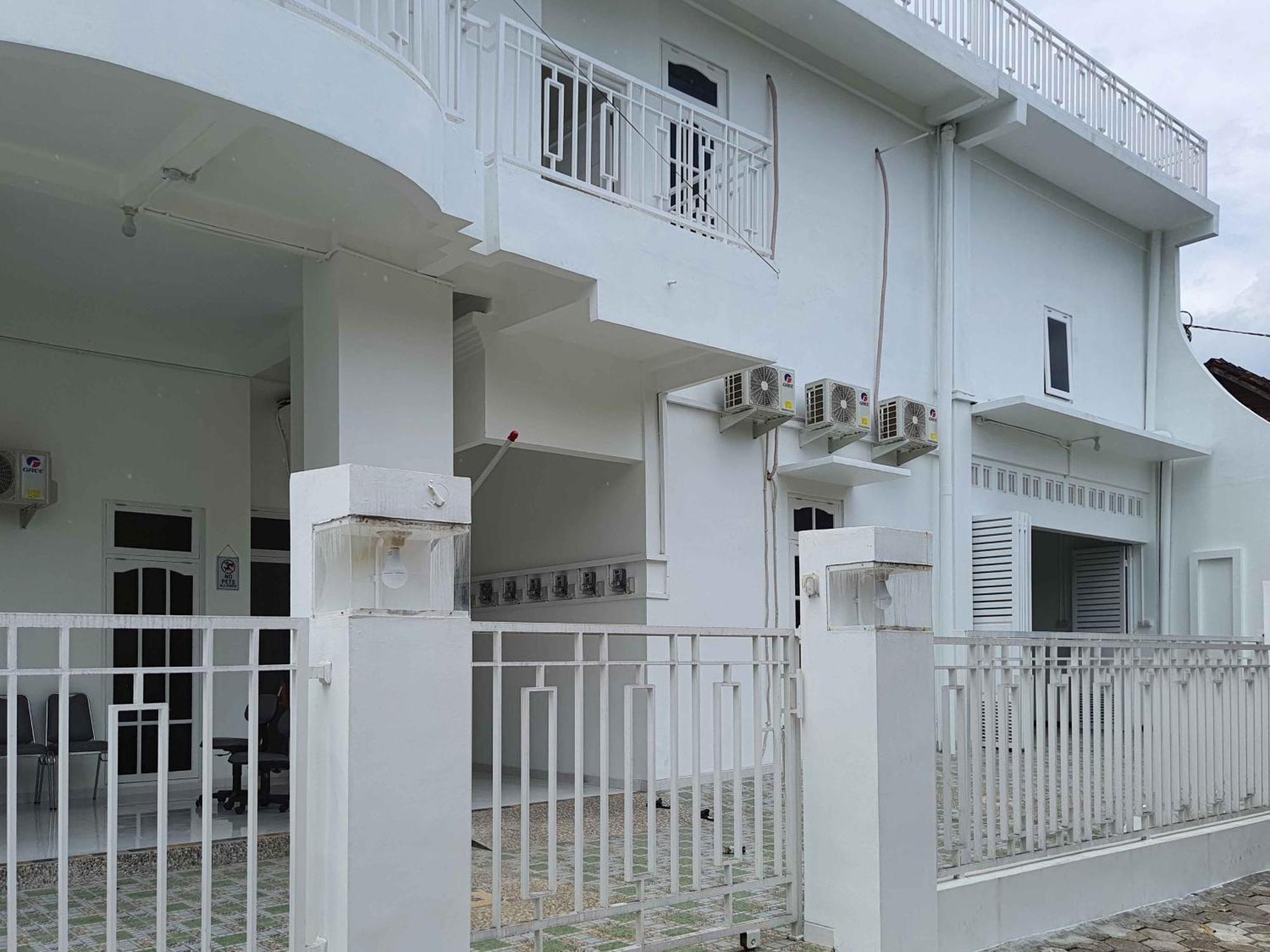 Hotel Reddoorz Syariah At Jalan Godean Ngabean Zewnętrze zdjęcie