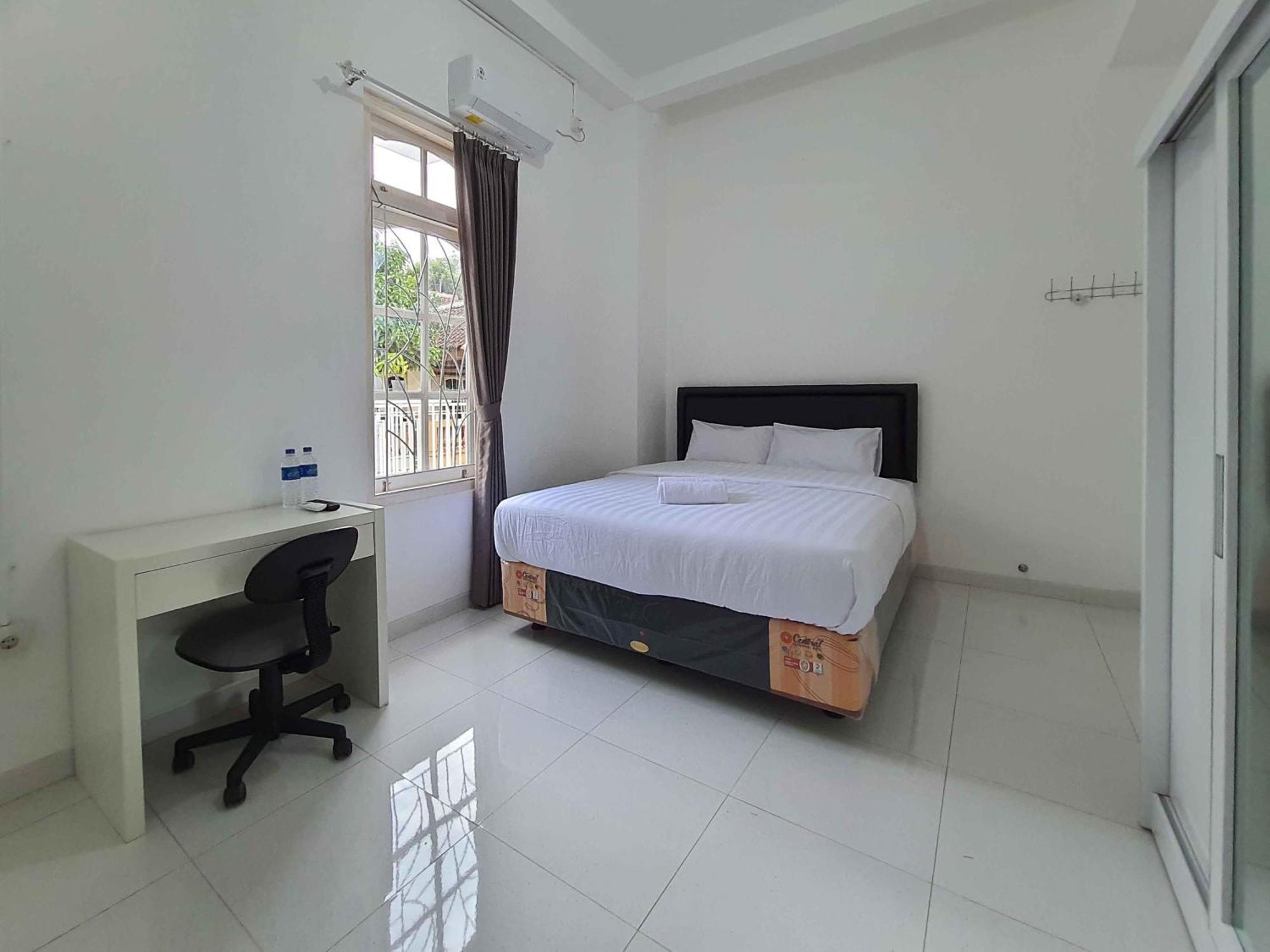 Hotel Reddoorz Syariah At Jalan Godean Ngabean Zewnętrze zdjęcie